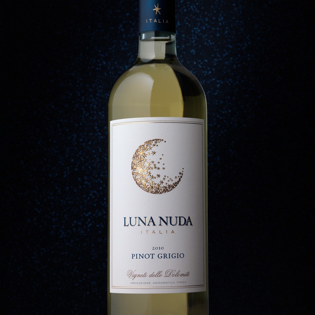 Luna Nuda Pinot Grigio Wine Packaging Design & Logo