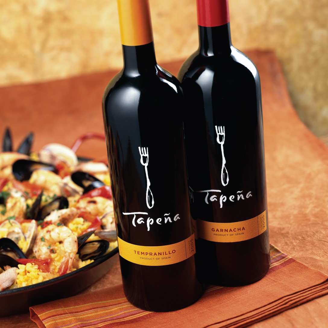 Tapeña Wine Packaging Design & Logo